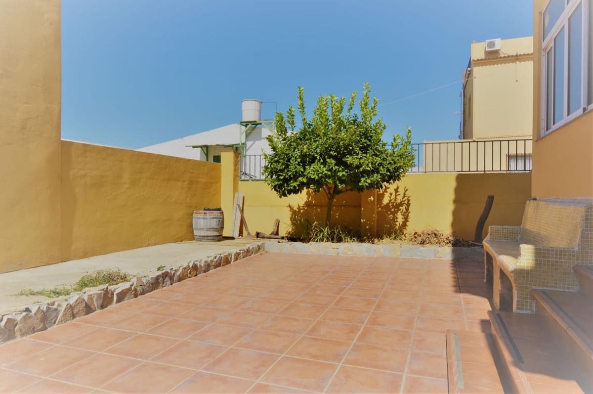 4 slaapkamer Huis te koop in Sierra de Yeguas met zwembad garage - € 225.000 (Ref: 9109352)