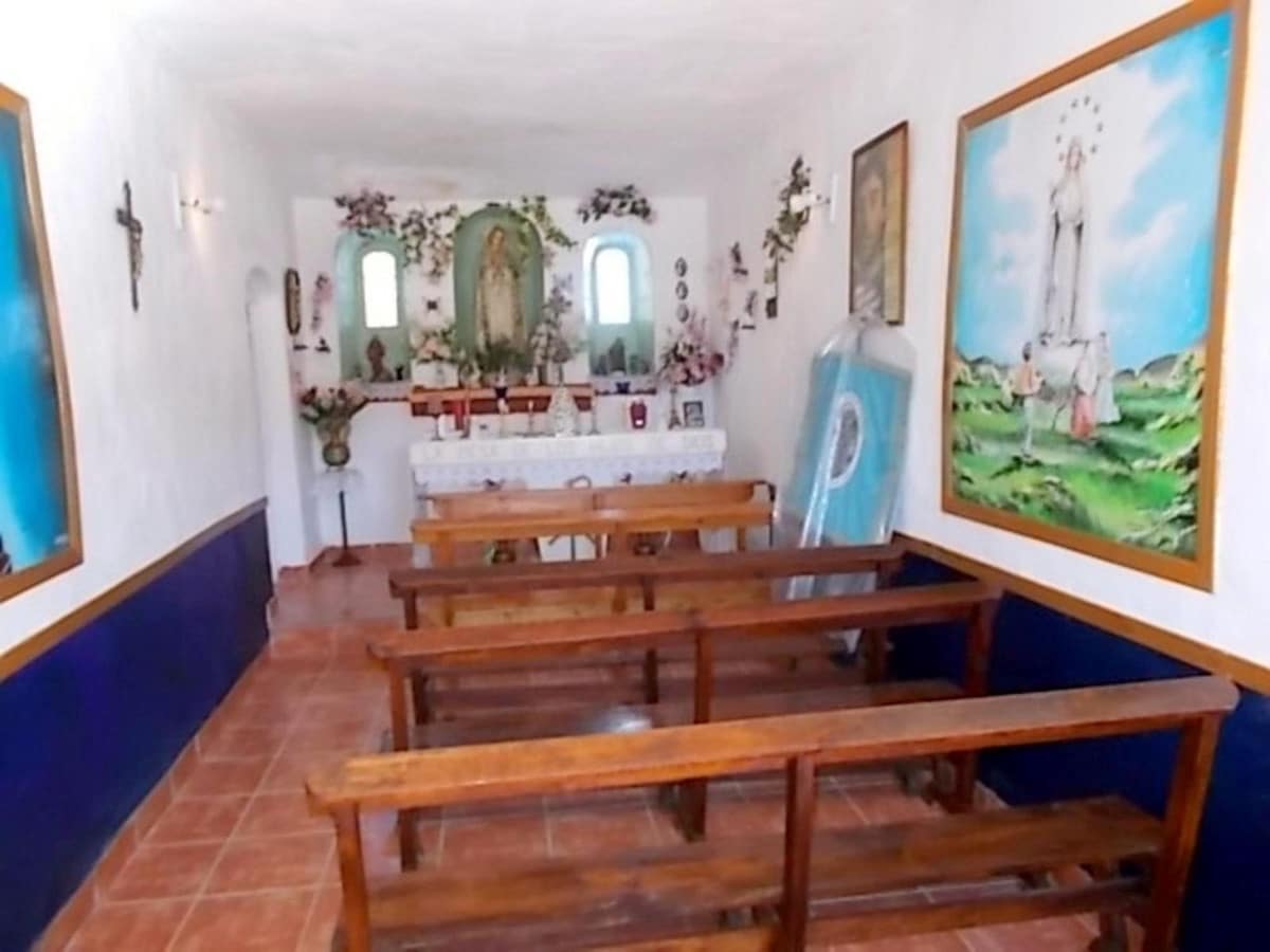 19 soveværelse Finca/Landehus til salg i Baza med swimmingpool garage - € 380.000 (Ref: 9113059)