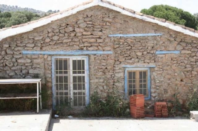 Finca/Casa Rural de 19 habitaciones en Baza en venta con piscina garaje - 380.000 € (Ref: 9113059)