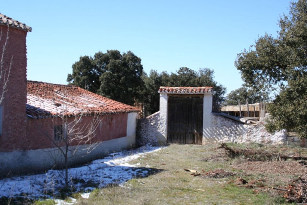 19 bedroom Finca/Country House for sale in Baza with pool garage - € 380,000 (Ref: 9113059)