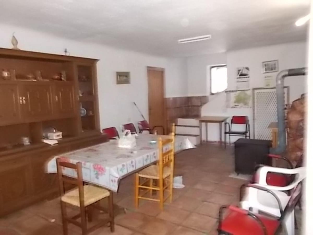 19 bedroom Finca/Country House for sale in Baza with pool garage - € 380,000 (Ref: 9113059)