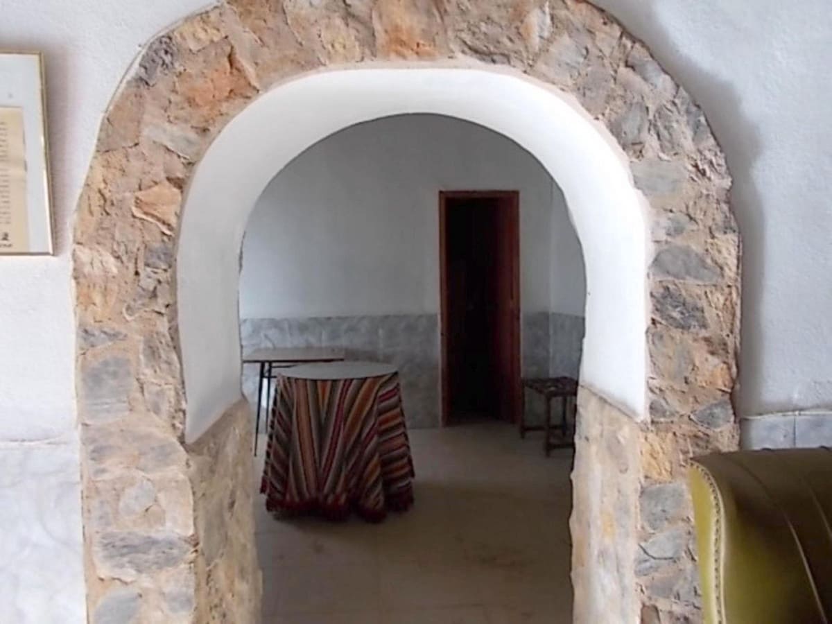 19 bedroom Finca/Country House for sale in Baza with pool garage - € 380,000 (Ref: 9113059)