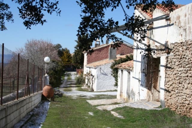 19 quarto Quinta/Casa Rural para venda em Baza com piscina garagem - 380 000 € (Ref: 9113059)