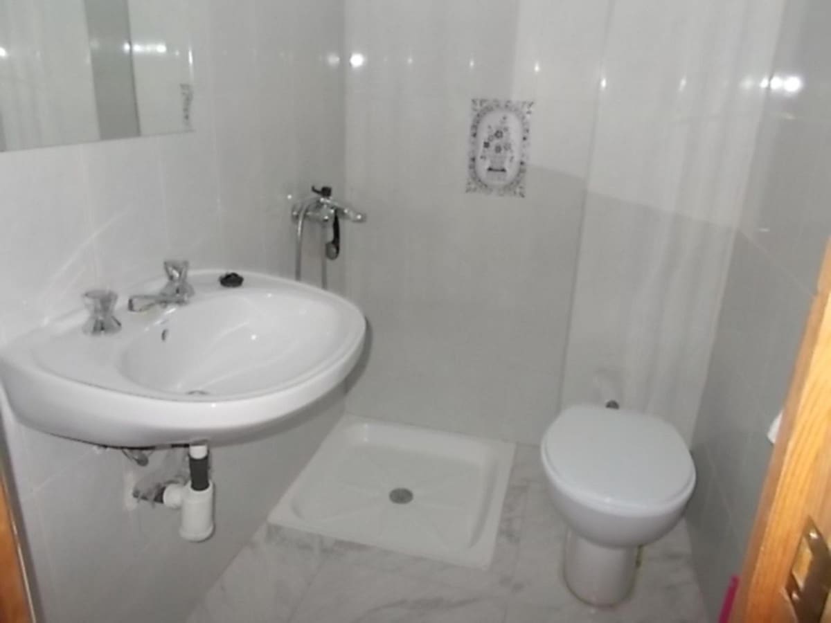 19 soveværelse Finca/Landehus til salg i Baza med swimmingpool garage - € 380.000 (Ref: 9113059)