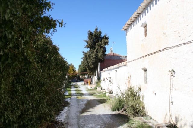 19 slaapkamer Finca/Landhuis te koop in Baza met zwembad garage - € 380.000 (Ref: 9113059)