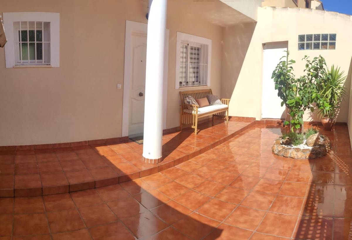 4 soverom Villa til salgs i Antequera med svømmebasseng garasje - € 255 000 (Ref: 9113060)