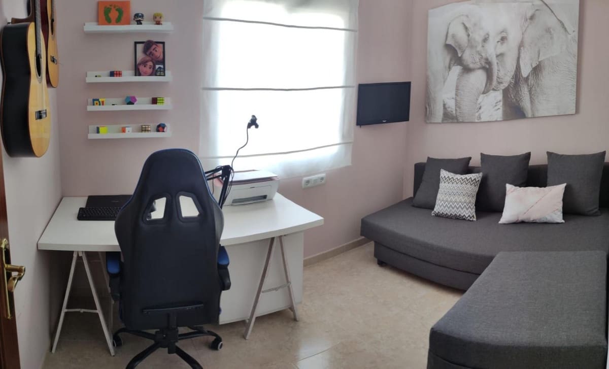 4 soveværelse Villa til salg i Antequera med swimmingpool garage - € 255.000 (Ref: 9113060)