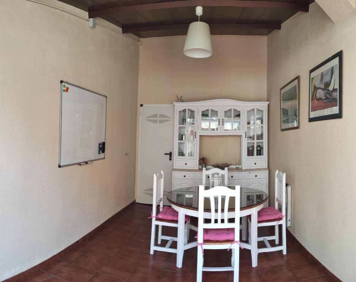 4 soveværelse Villa til salg i Antequera med swimmingpool garage - € 255.000 (Ref: 9113060)