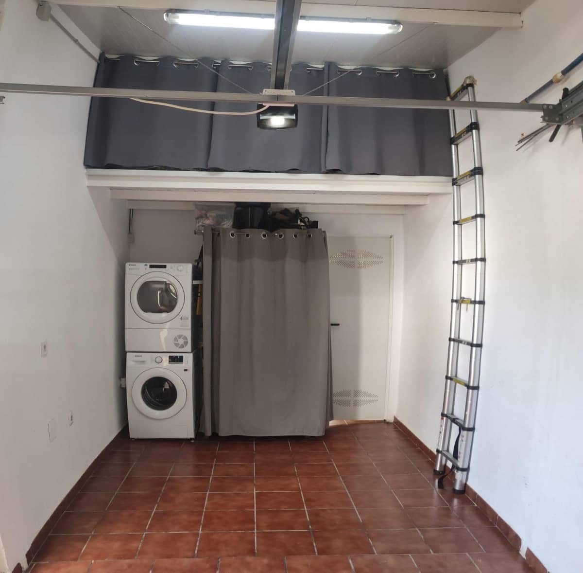 4 soveværelse Villa til salg i Antequera med swimmingpool garage - € 255.000 (Ref: 9113060)