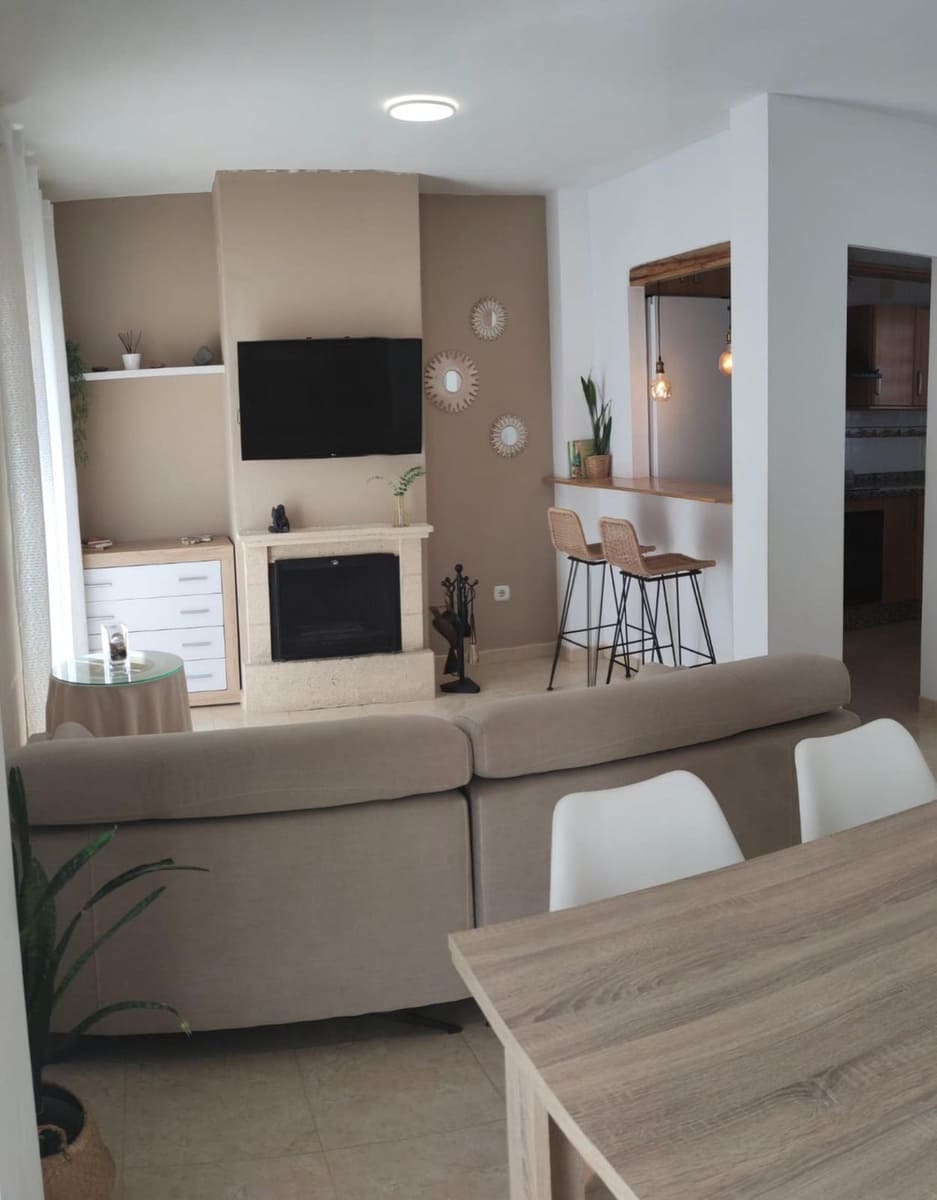 4 soveværelse Villa til salg i Antequera med swimmingpool garage - € 255.000 (Ref: 9113060)