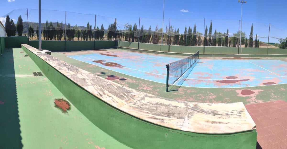 4 soveværelse Villa til salg i Antequera med swimmingpool garage - € 255.000 (Ref: 9113060)