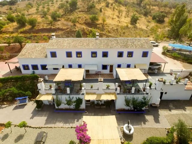 16 soveværelse Hotel til salg i Tolox med swimmingpool garage - € 850.000 (Ref: 9117471)