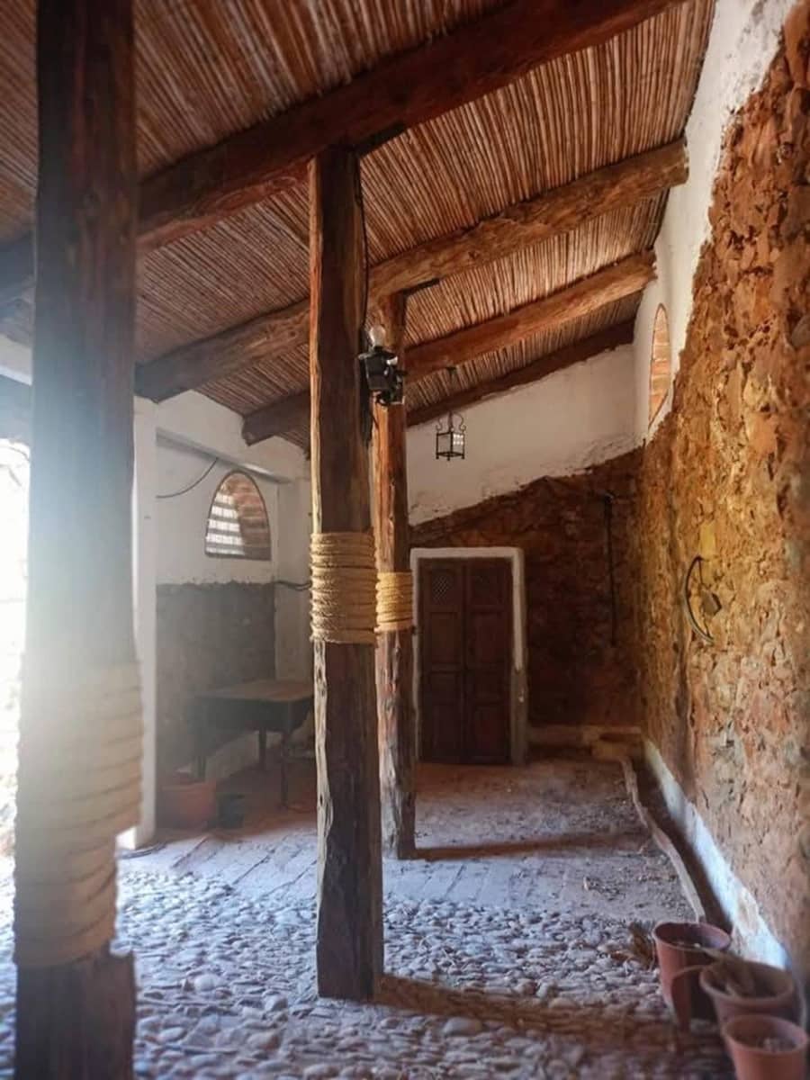 16 sypialnia Hotel na sprzedaż w Tolox z basenem garażem - 780 000 € (Ref: 9117471)