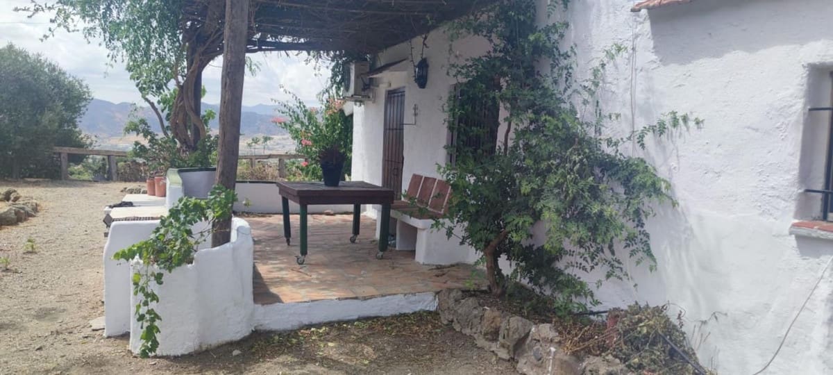 3 soveværelse Finca/Landehus til salg i Estacion de Cartama med swimmingpool garage - € 235.000 (Ref: 9184313)