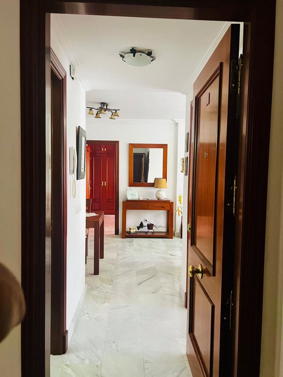 2 slaapkamer Appartement te koop in Guaro met garage - € 180.000 (Ref: 9194868)