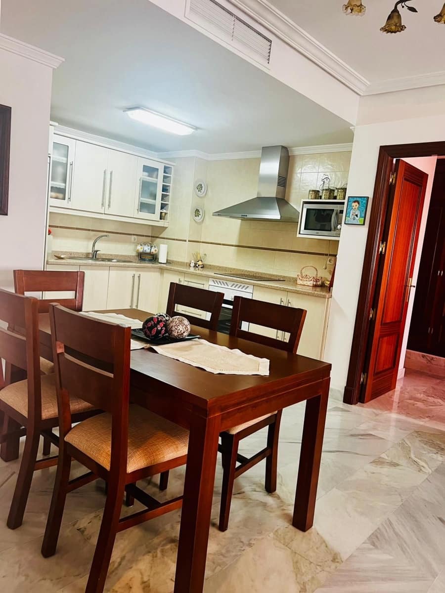 2 chambre Appartement à vendre à Guaro avec garage - 180 000 € (Ref: 9194868)