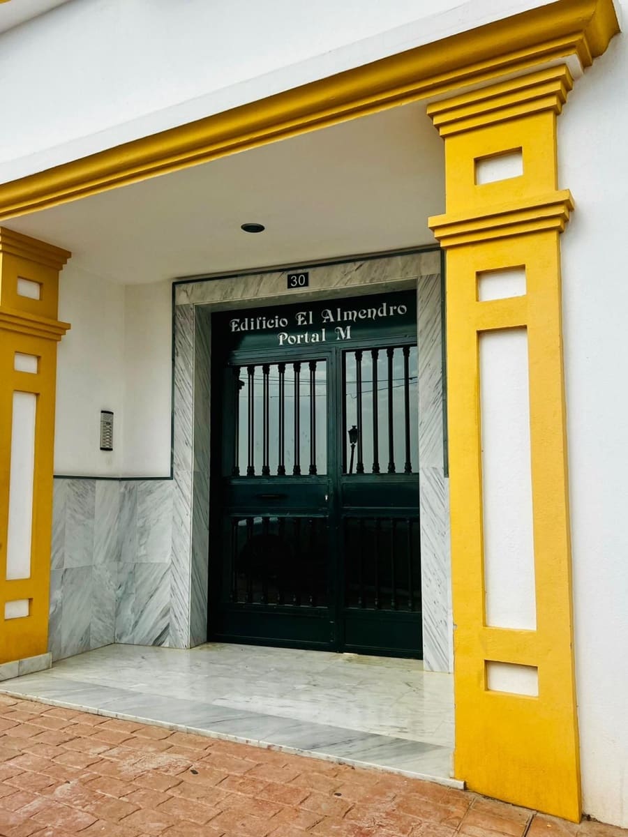 2 chambre Appartement à vendre à Guaro avec garage - 180 000 € (Ref: 9194868)