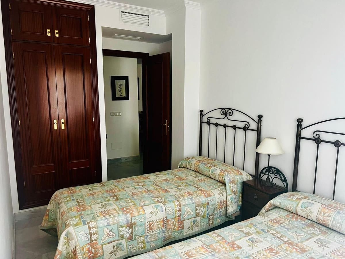 2 chambre Appartement à vendre à Guaro avec garage - 180 000 € (Ref: 9194868)