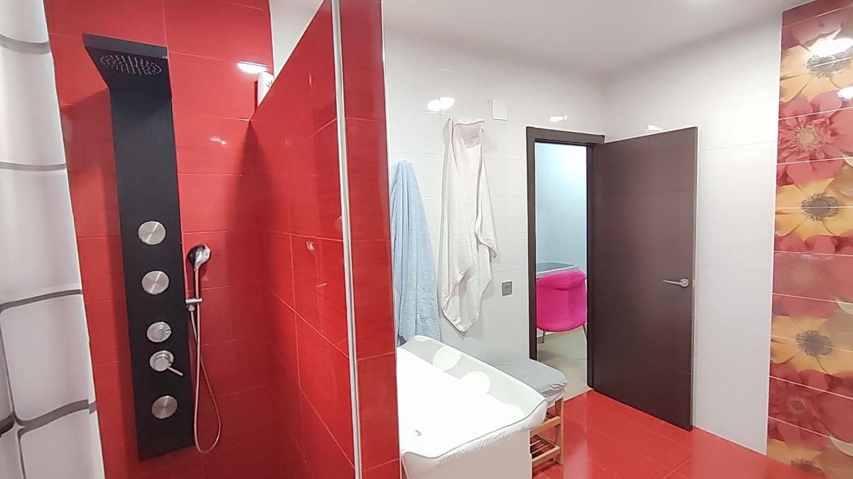 3 bedroom Apartment for sale in Pizarra with garage - € 275,000 (Ref: 9258000)