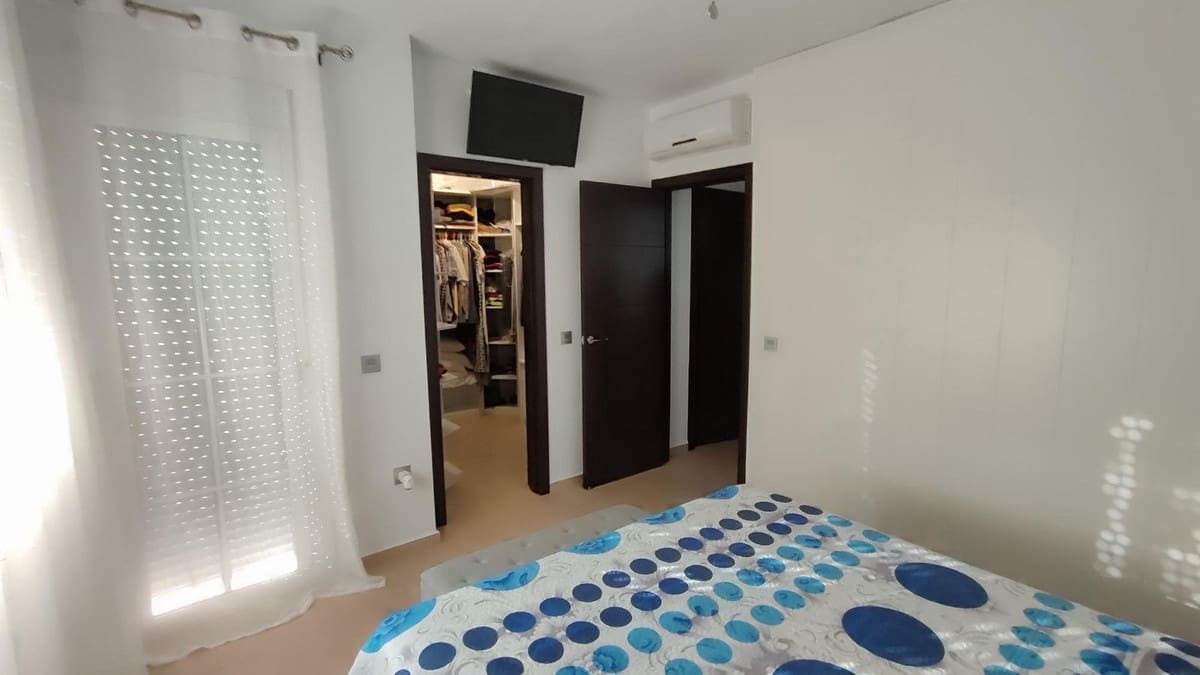 3 bedroom Apartment for sale in Pizarra with garage - € 275,000 (Ref: 9258000)