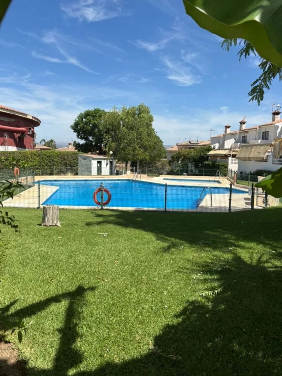 3 sypialnia Dom blizniak na sprzedaż w Alhaurin de la Torre z basenem garażem - 520 000 € (Ref: 9258001)