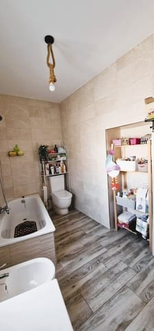 3 soveværelse Semi-Rækkehus til salg i Málaga by - € 335.000 (Ref: 9288395)