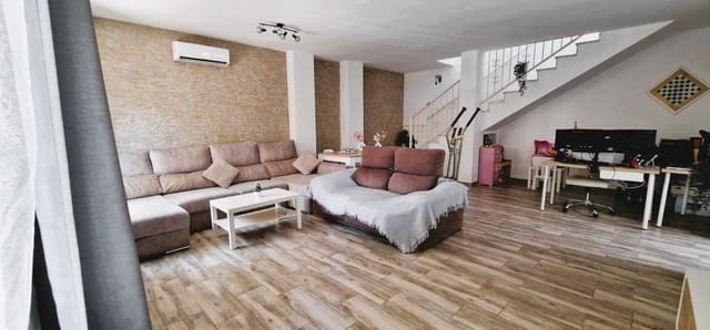 3 soverom Kjedet enebolig til salgs i Málaga by - € 335 000 (Ref: 9288395)