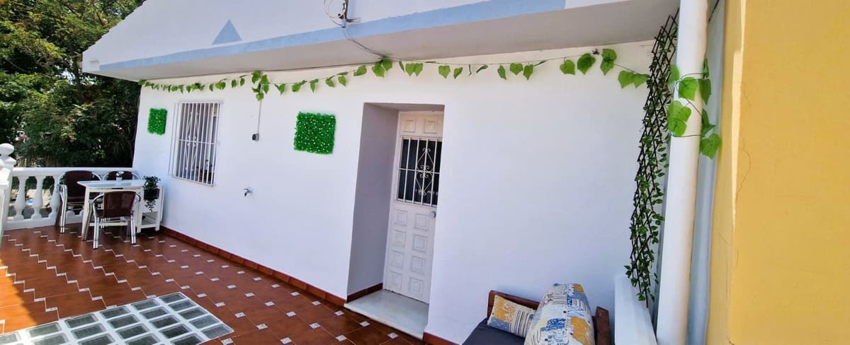 3 bedroom Semi-detached Villa for sale in Malaga city - € 335,000 (Ref: 9288395)