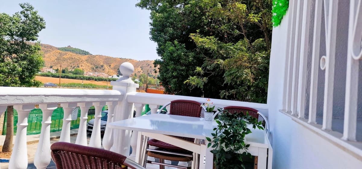 3 bedroom Semi-detached Villa for sale in Malaga city - € 335,000 (Ref: 9288395)