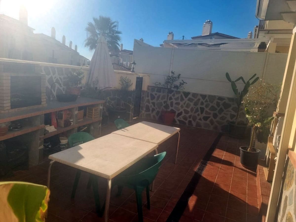 3 camera da letto Villetta Bifamiliare in vendita in Malaga citta con piscina garage - 505.000 € (Rif: 9306969)
