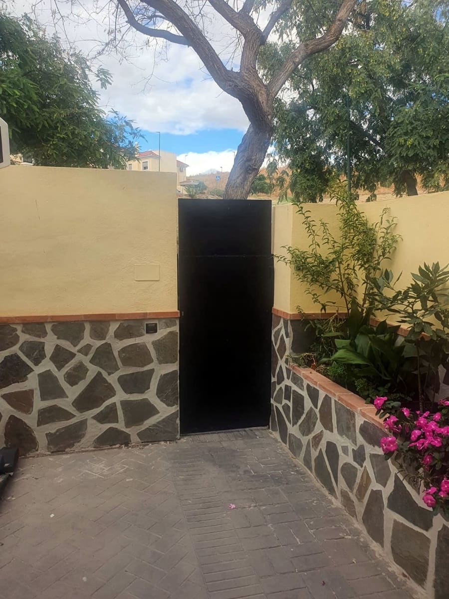 3 camera da letto Villetta Bifamiliare in vendita in Malaga citta con piscina garage - 505.000 € (Rif: 9306969)