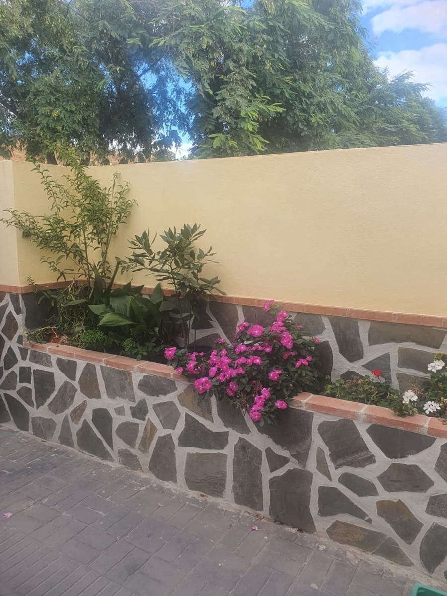 3 bedroom Semi-detached Villa for sale in Malaga city with pool garage - € 505,000 (Ref: 9306969)