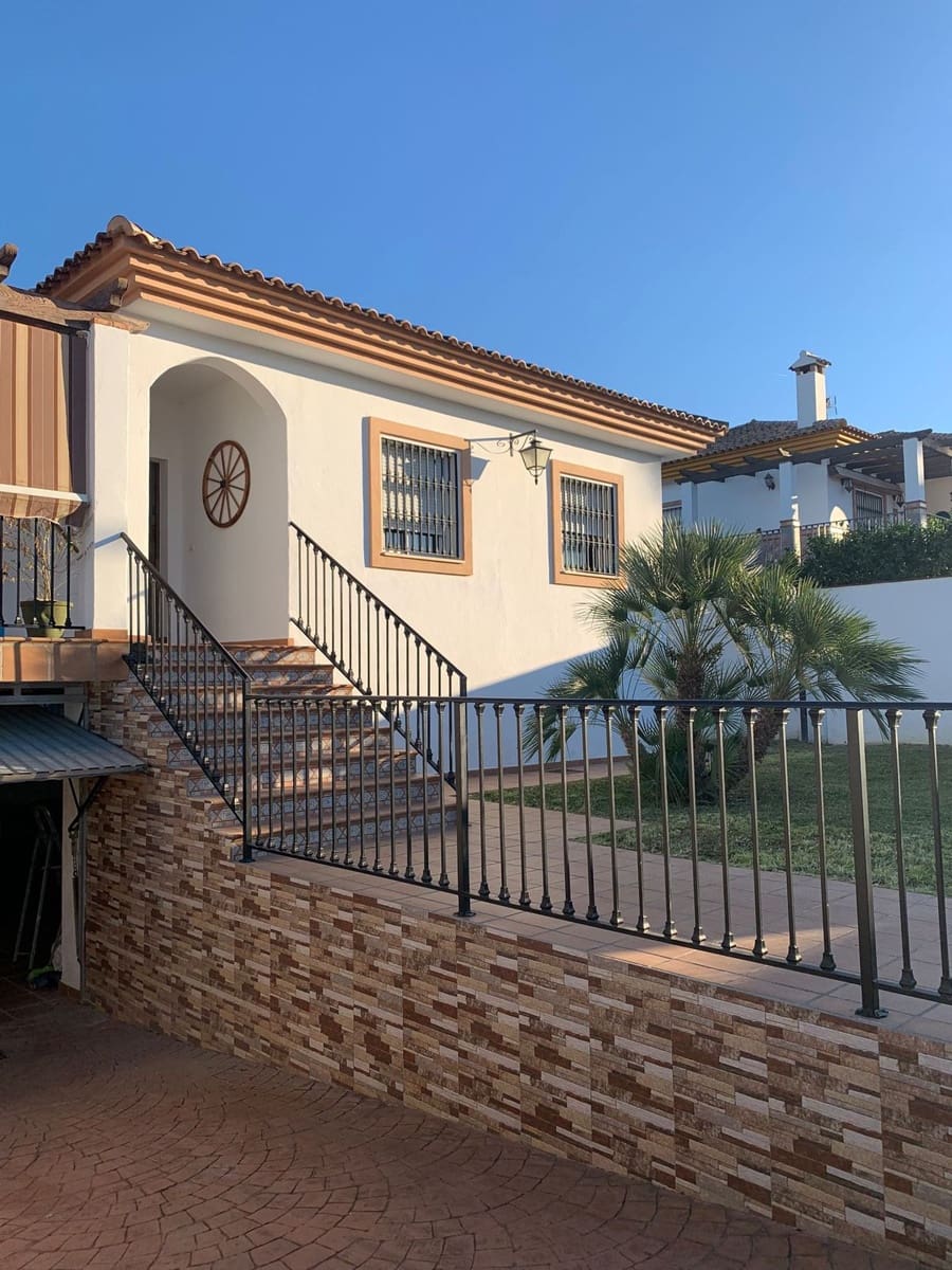 3 sypialnia Willa na sprzedaż w Alhaurin de la Torre z basenem garażem - 595 000 € (Ref: 9325222)