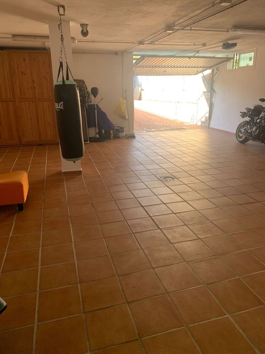 3 sovrum Villa till salu i Alhaurin de la Torre med pool garage - 580 000 € (Ref: 9325222)