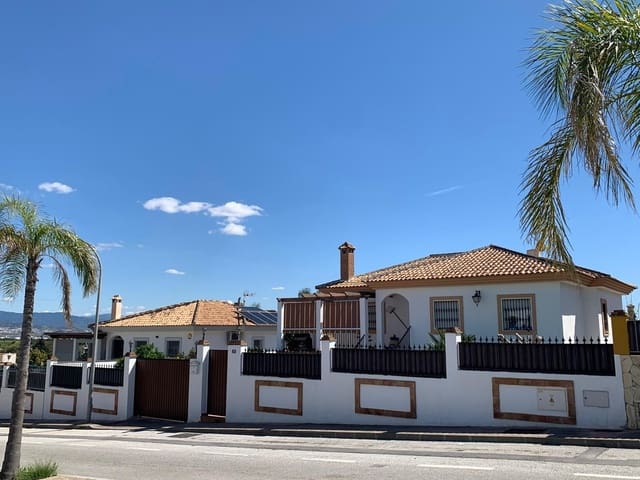 3 sypialnia Willa na sprzedaż w Alhaurín de la Torre z basenem garażem - 580 000 € (Ref: 9325222)