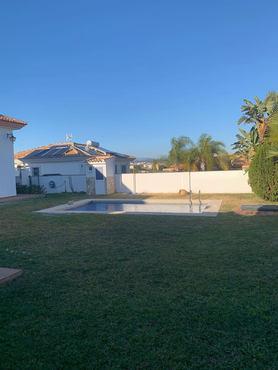 3 chambre Villa/Maison à vendre à Alhaurin de la Torre avec piscine garage - 580 000 € (Ref: 9325222)