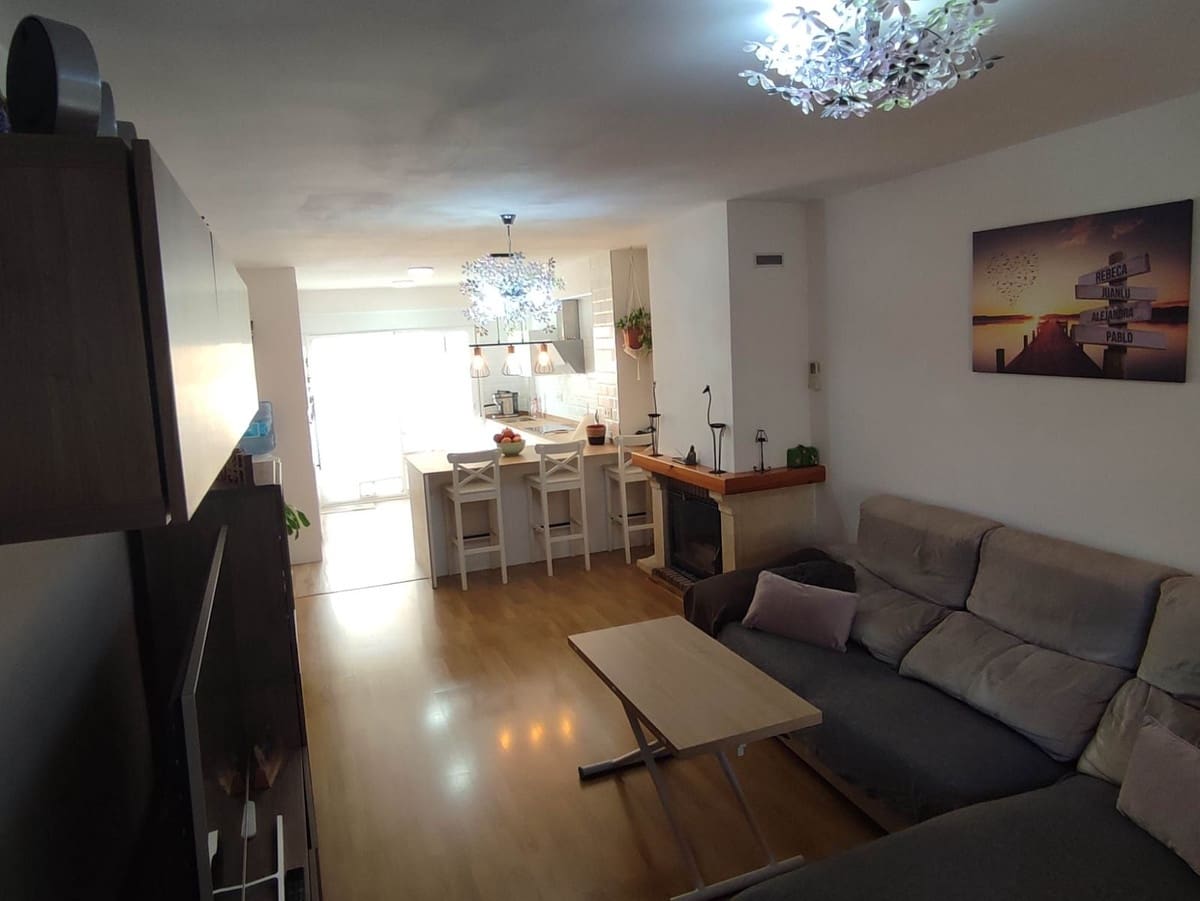 Casa de 4 habitaciones en Alhaurín de la Torre en venta con piscina garaje - 452.000 € (Ref: 9369304)