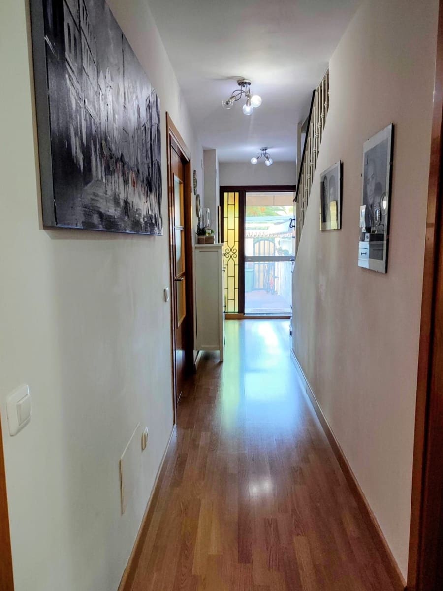 Casa de 4 habitaciones en Alhaurín de la Torre en venta con piscina garaje - 452.000 € (Ref: 9369304)