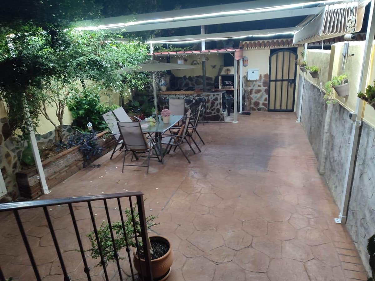 Casa de 4 habitaciones en Alhaurín de la Torre en venta con piscina garaje - 452.000 € (Ref: 9369304)