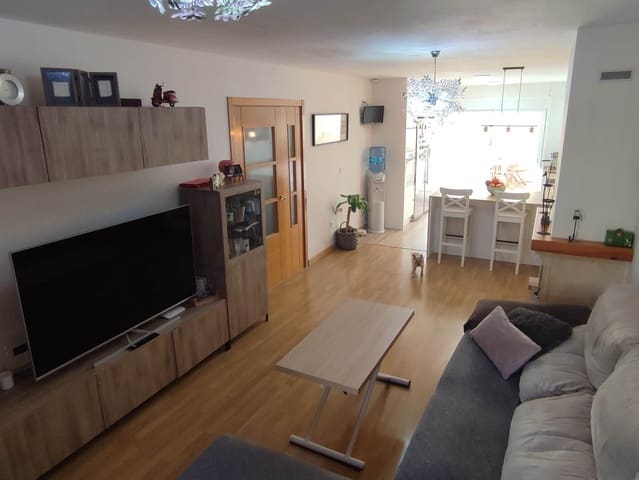 Casa de 4 habitaciones en Alhaurín de la Torre en venta con piscina garaje - 452.000 € (Ref: 9369304)