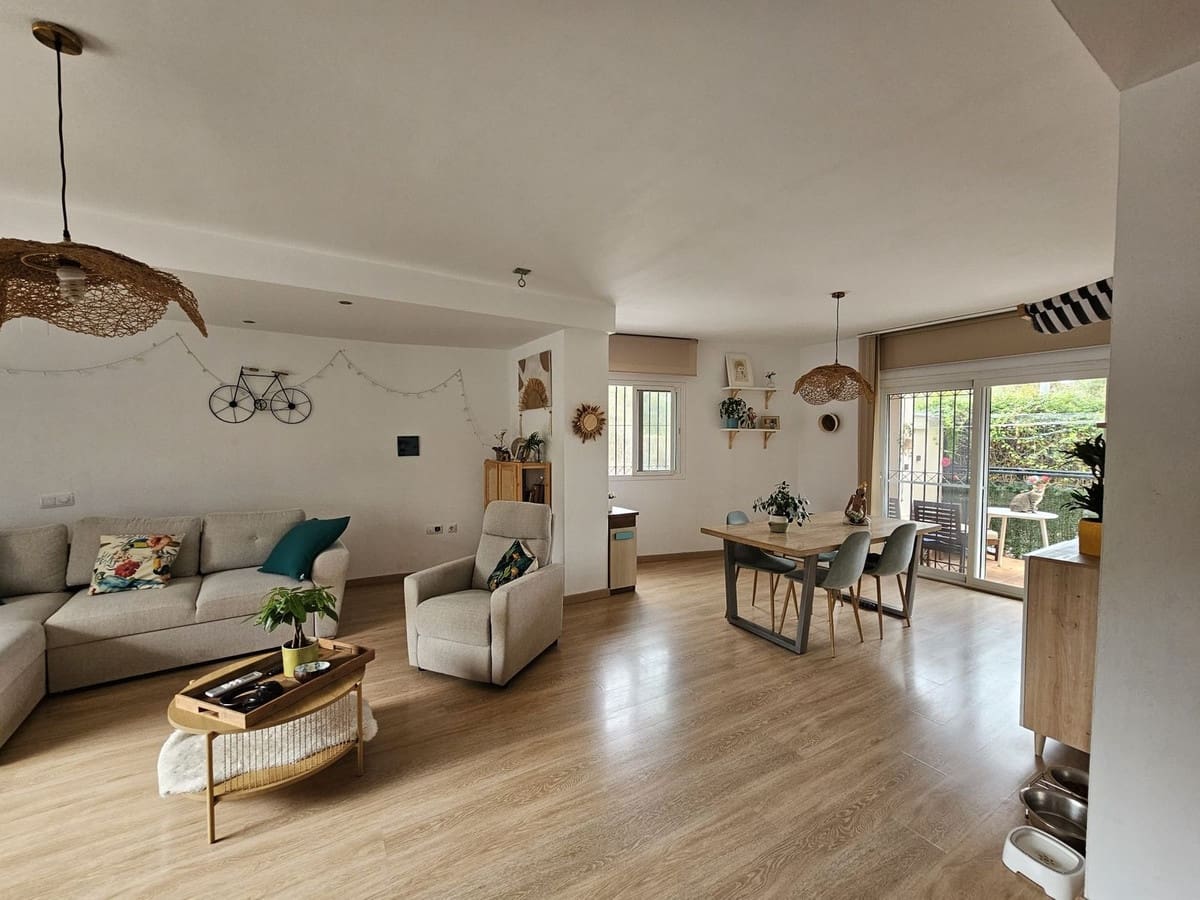 3 slaapkamer Huis te koop in Alhaurin de la Torre met zwembad garage - € 470.000 (Ref: 9378103)