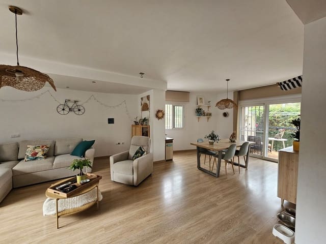 3 sovrum Hus till salu i Alhaurín de la Torre med pool garage - 470 000 € (Ref: 9378103)