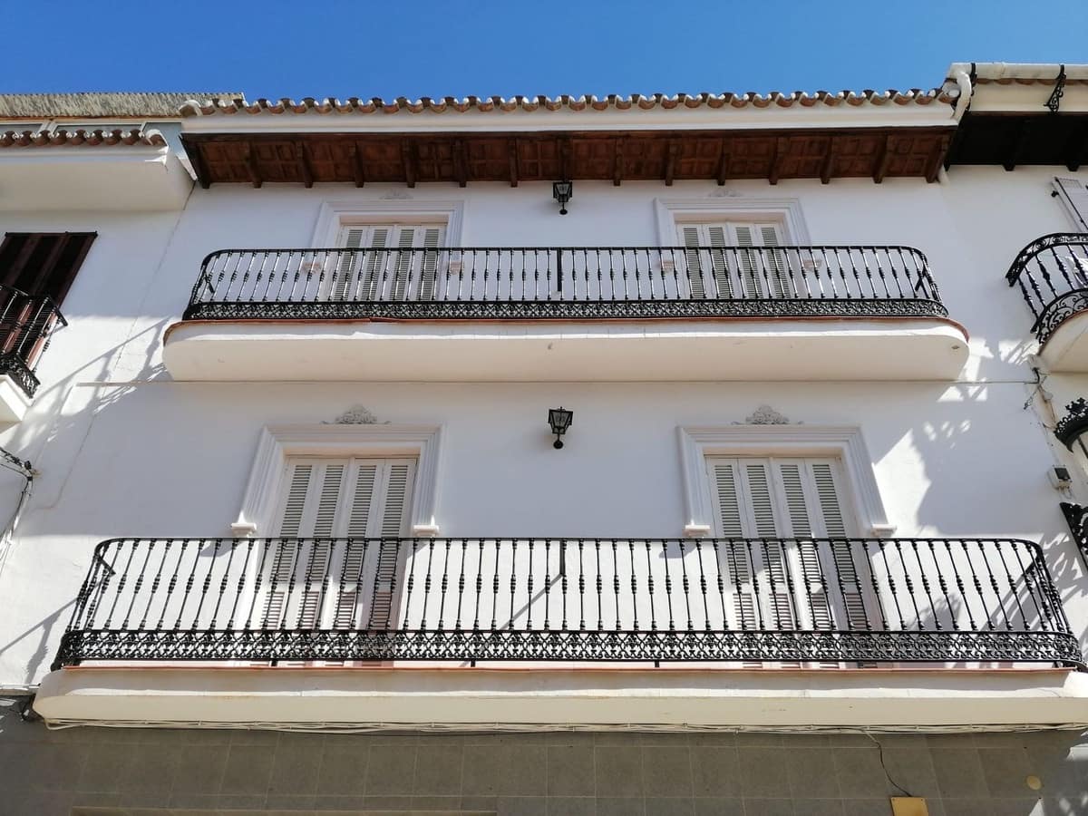 5 bedroom Townhouse for sale in Alhaurin el Grande with garage - € 699,000 (Ref: 9378263)