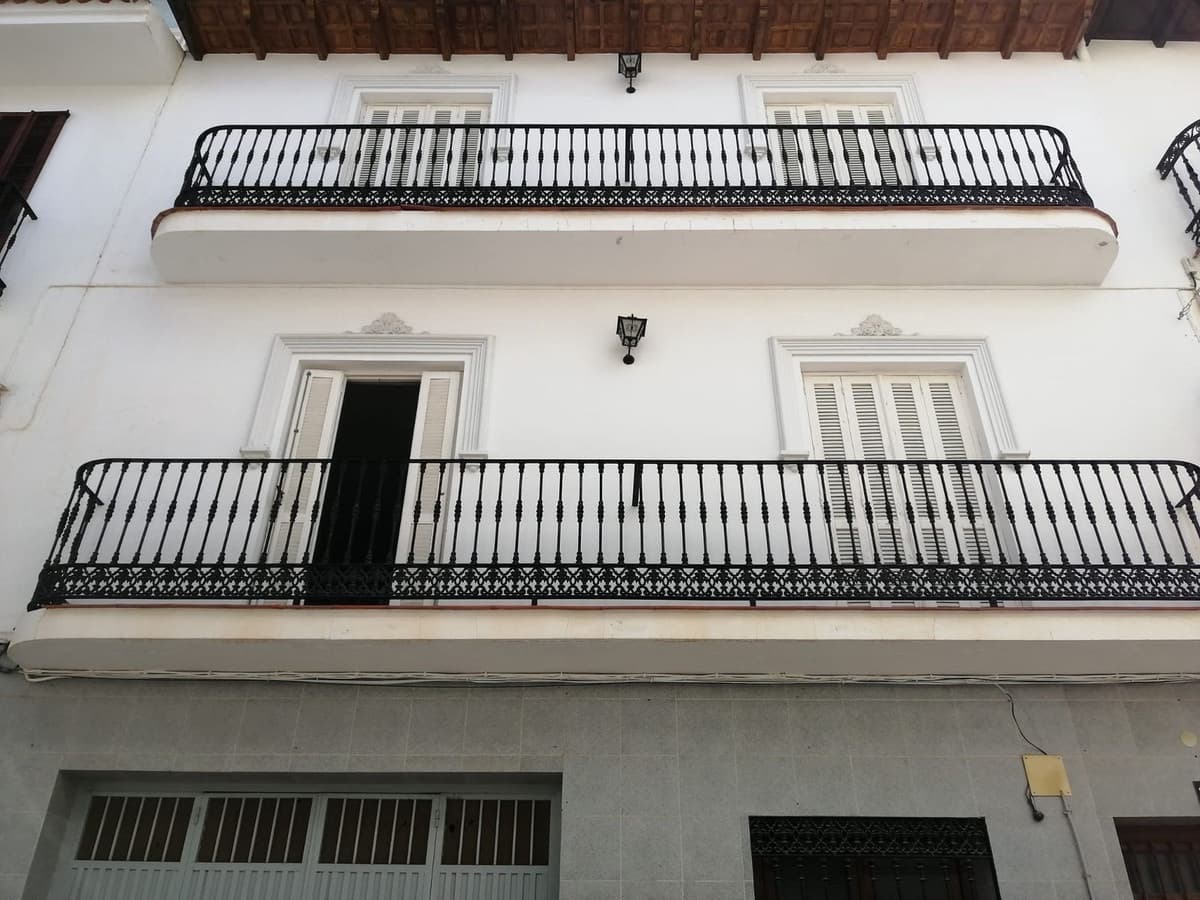 5 bedroom Townhouse for sale in Alhaurin el Grande with garage - € 699,000 (Ref: 9378263)