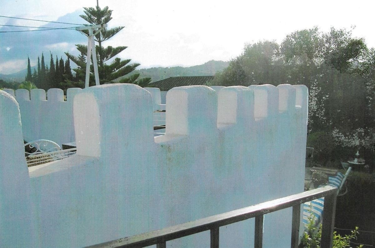 3 makuuhuone Huvila myytävänä paikassa Alhaurin el Grande mukana uima-altaan 
autotalli - 264 000 € (Ref: 9383765)