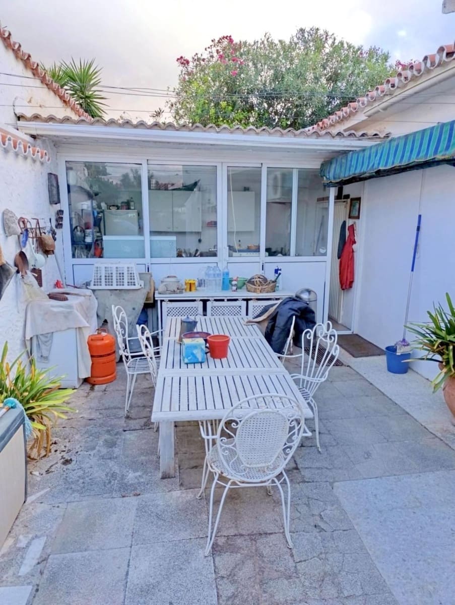 3 makuuhuone Huvila myytävänä paikassa Alhaurin el Grande mukana uima-altaan 
autotalli - 264 000 € (Ref: 9383765)