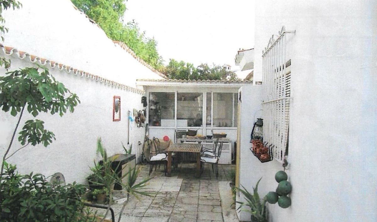 3 makuuhuone Huvila myytävänä paikassa Alhaurin el Grande mukana uima-altaan 
autotalli - 264 000 € (Ref: 9383765)