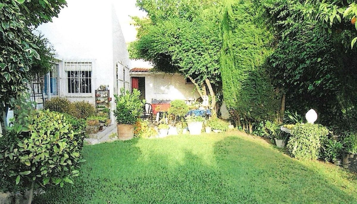 3 makuuhuone Huvila myytävänä paikassa Alhaurin el Grande mukana uima-altaan 
autotalli - 264 000 € (Ref: 9383765)