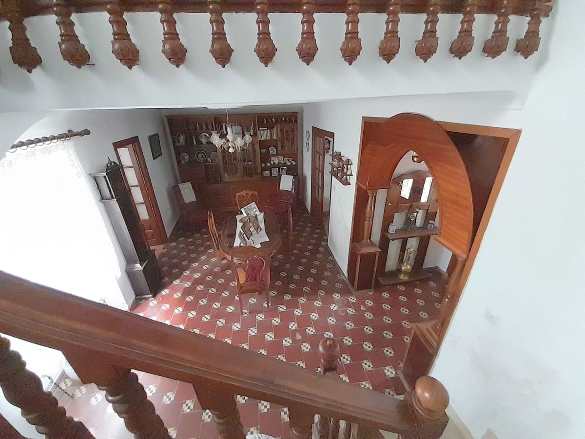 6 bedroom Townhouse for sale in Villanueva del Rosario with garage - € 279,000 (Ref: 9442834)