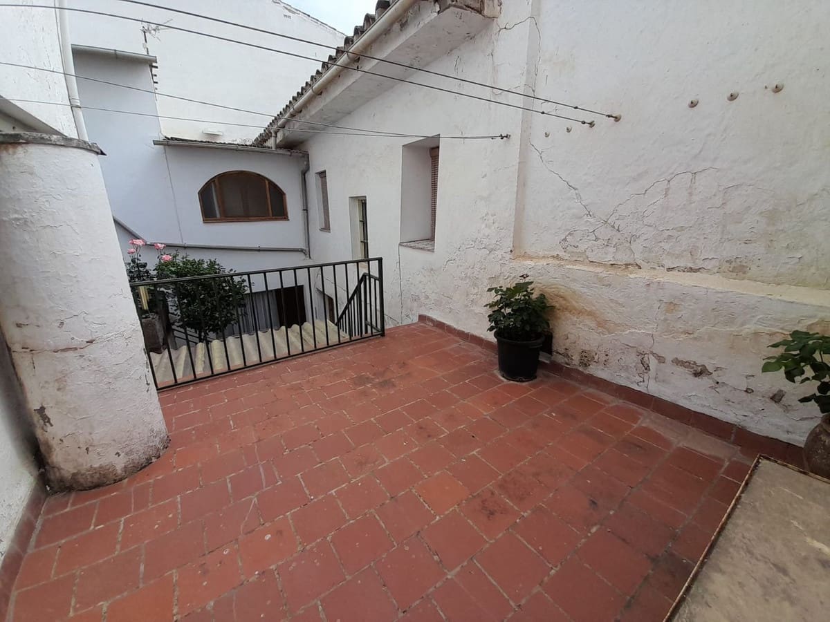 6 bedroom Townhouse for sale in Villanueva del Rosario with garage - € 279,000 (Ref: 9442834)